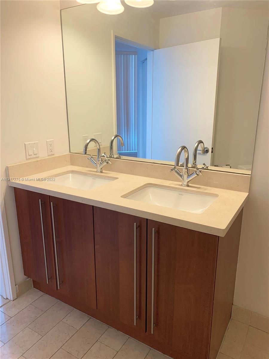 1111 SW 1st Ave #3525-N Miami, FL 33130