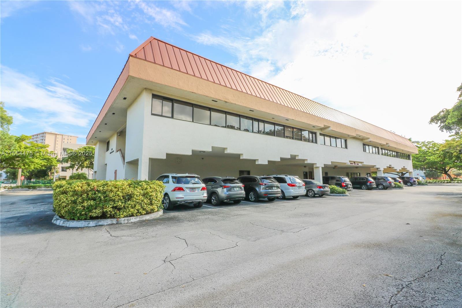 501 Golden Isles Dr #205B