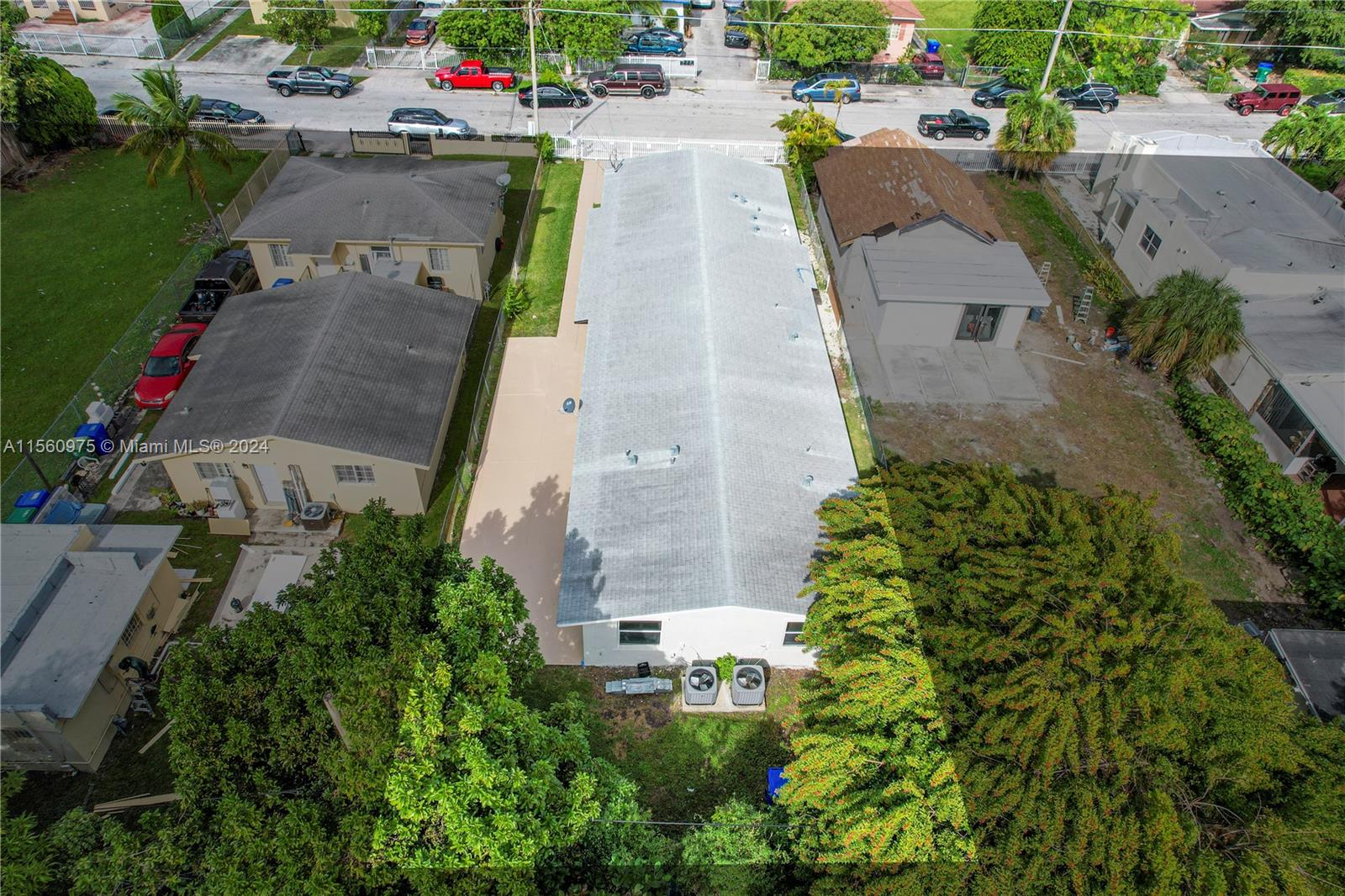 350-352 NW 33rd St Miami, FL 33127