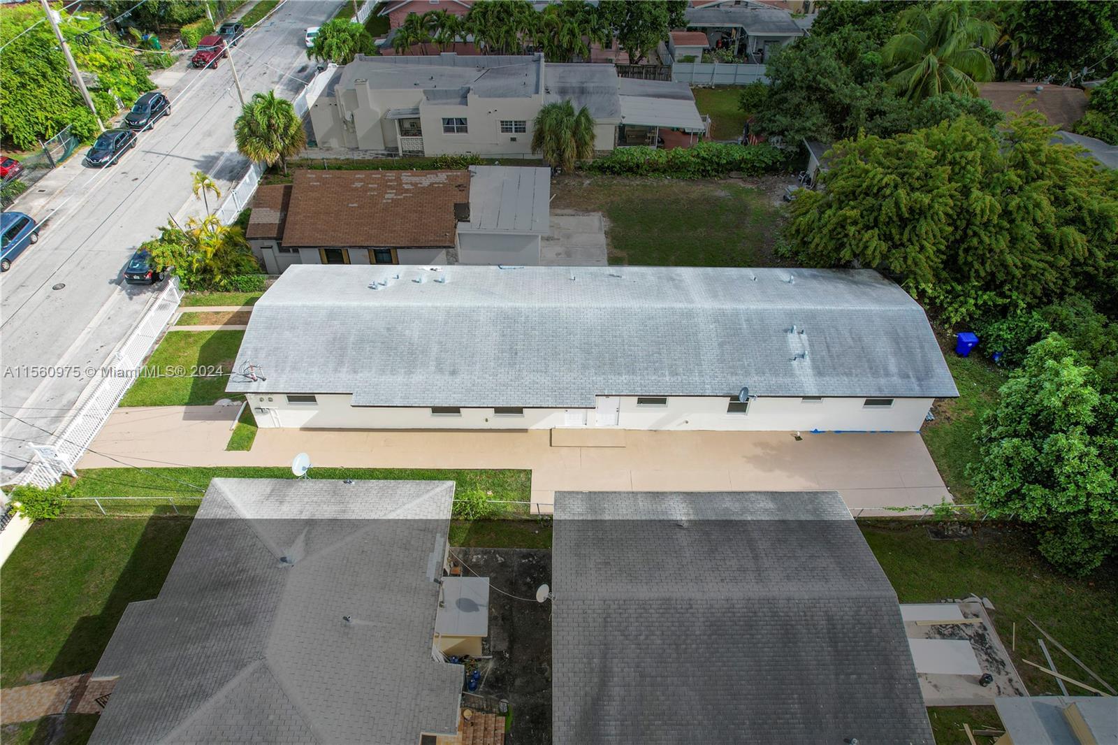 350-352 NW 33rd St Miami, FL 33127