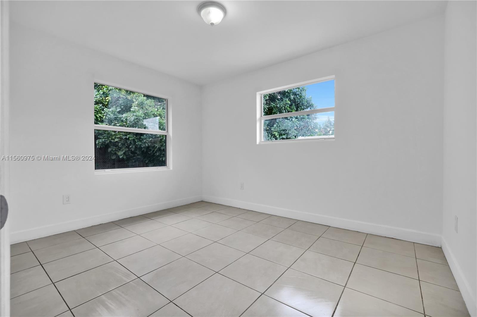 350-352 NW 33rd St Miami, FL 33127