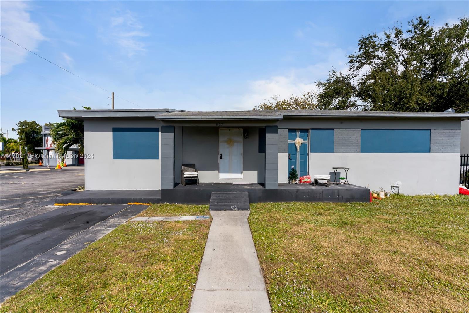 809 NW 18th St