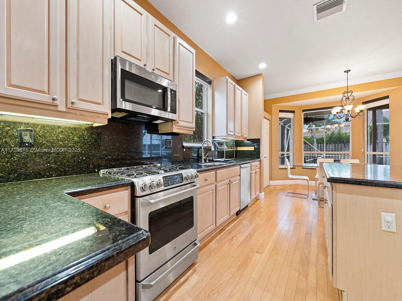 1104 NW 139th Ave Pembroke Pines, FL 33028