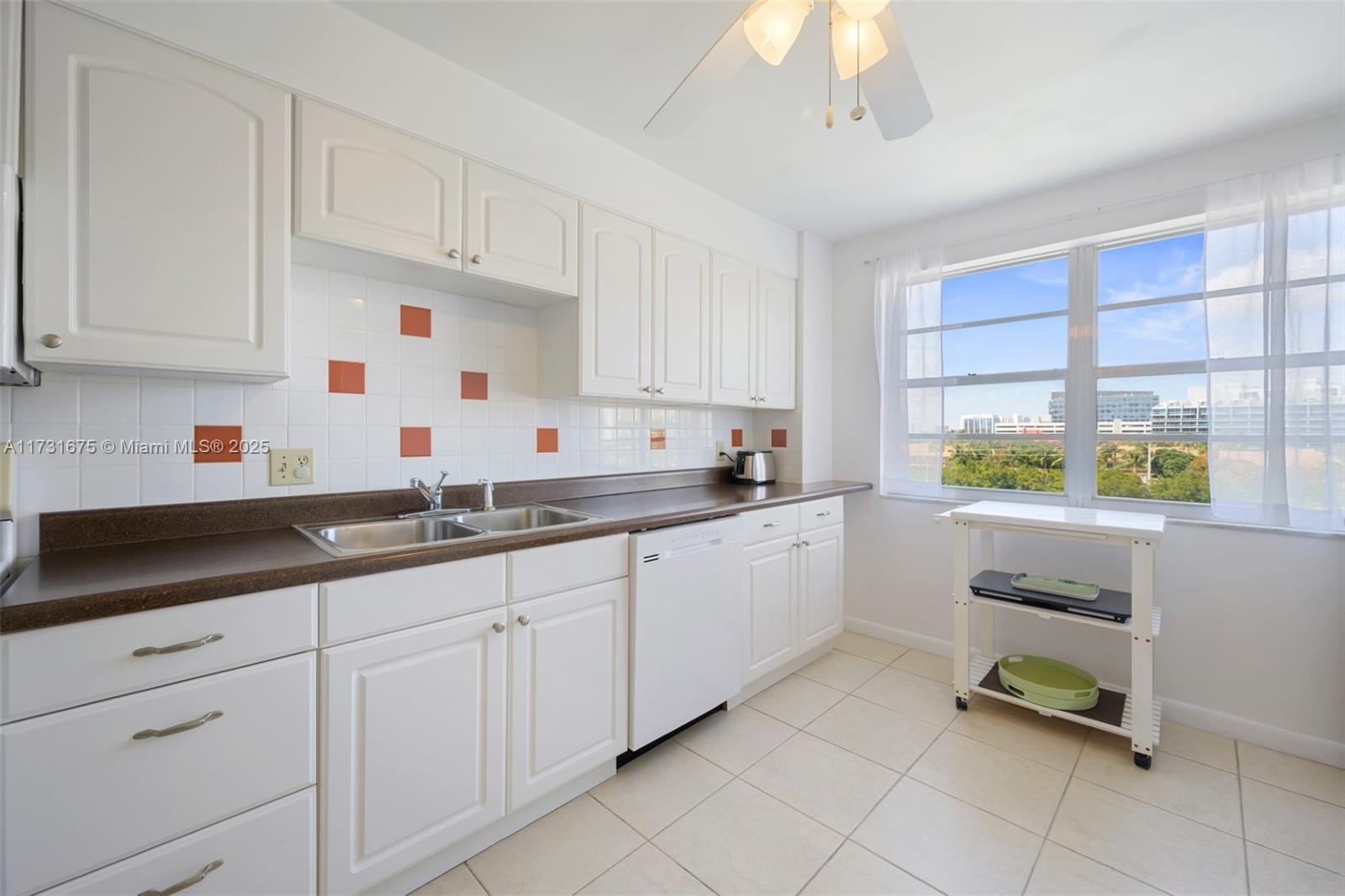 image Admirals Port Condo West19
