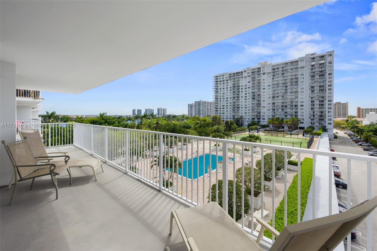 image Admirals Port Condo West8