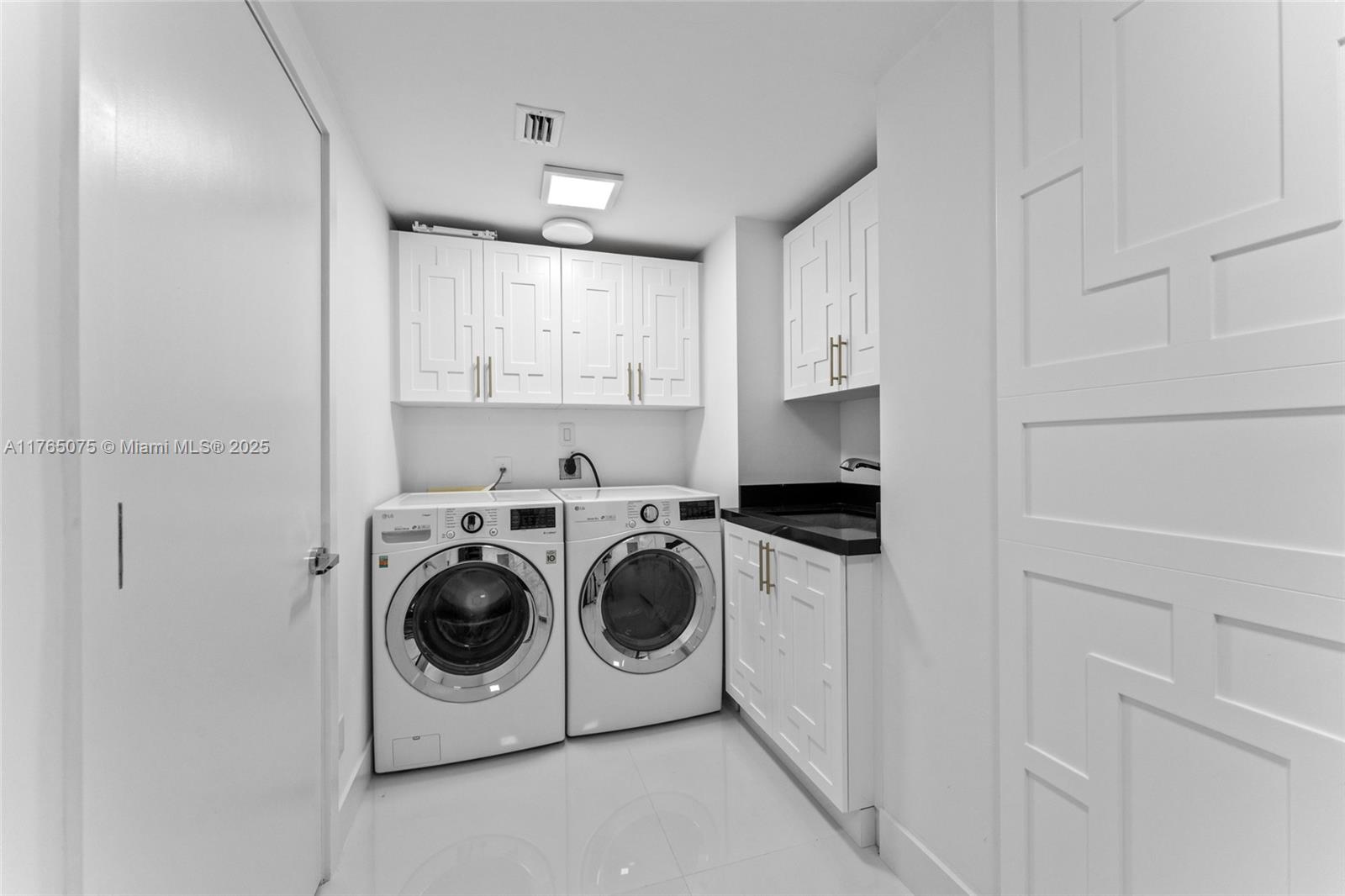 5801 Collins Ave #600 Miami Beach, FL 33140