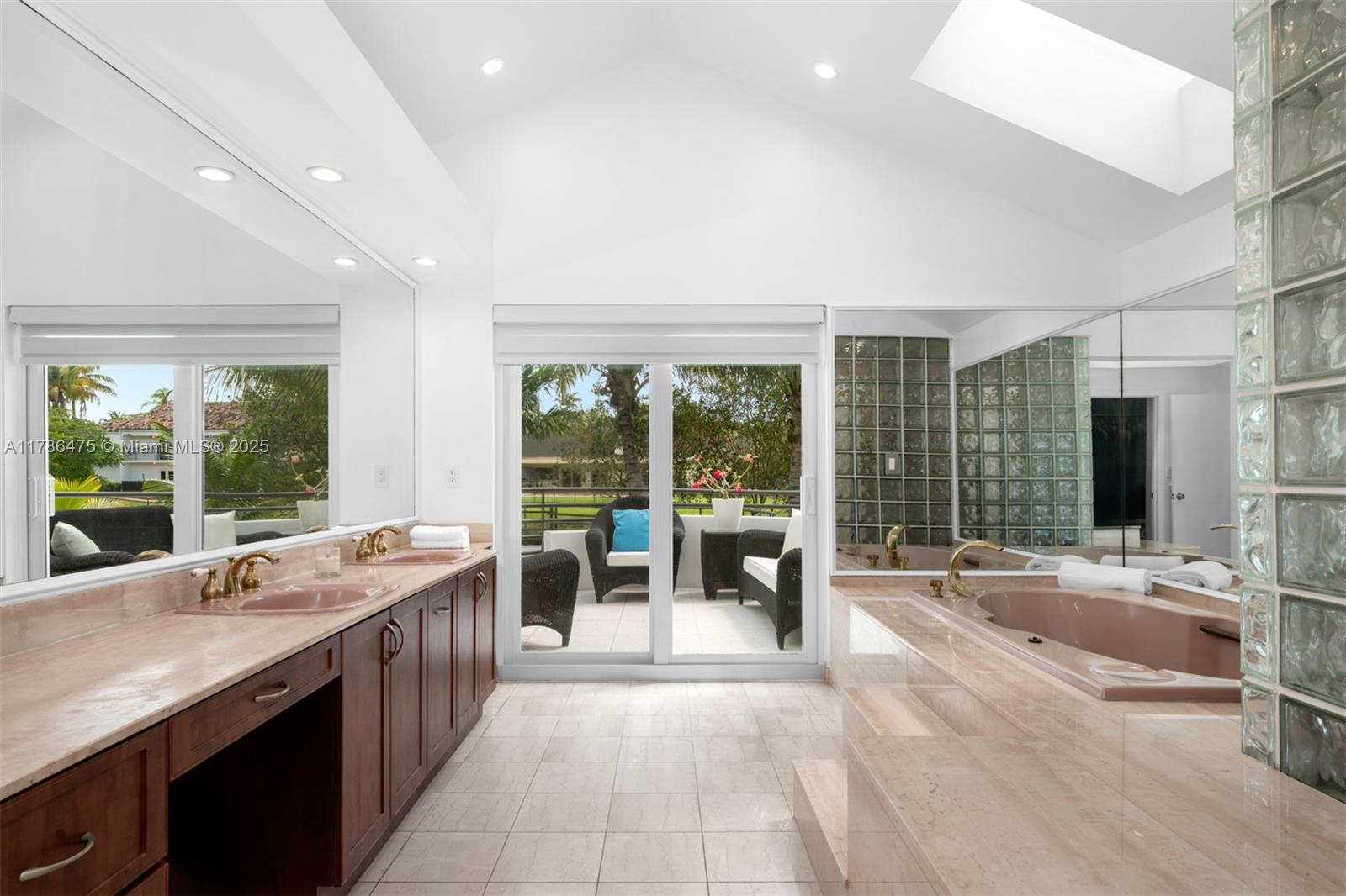 8820 SW 104th St Miami, FL 33176