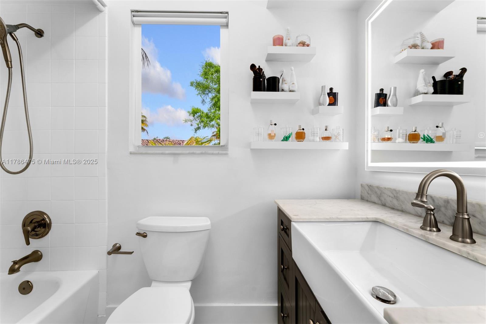 8820 SW 104th St Miami, FL 33176