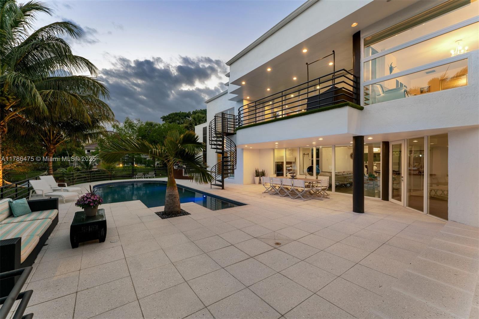 8820 SW 104th St Miami, FL 33176