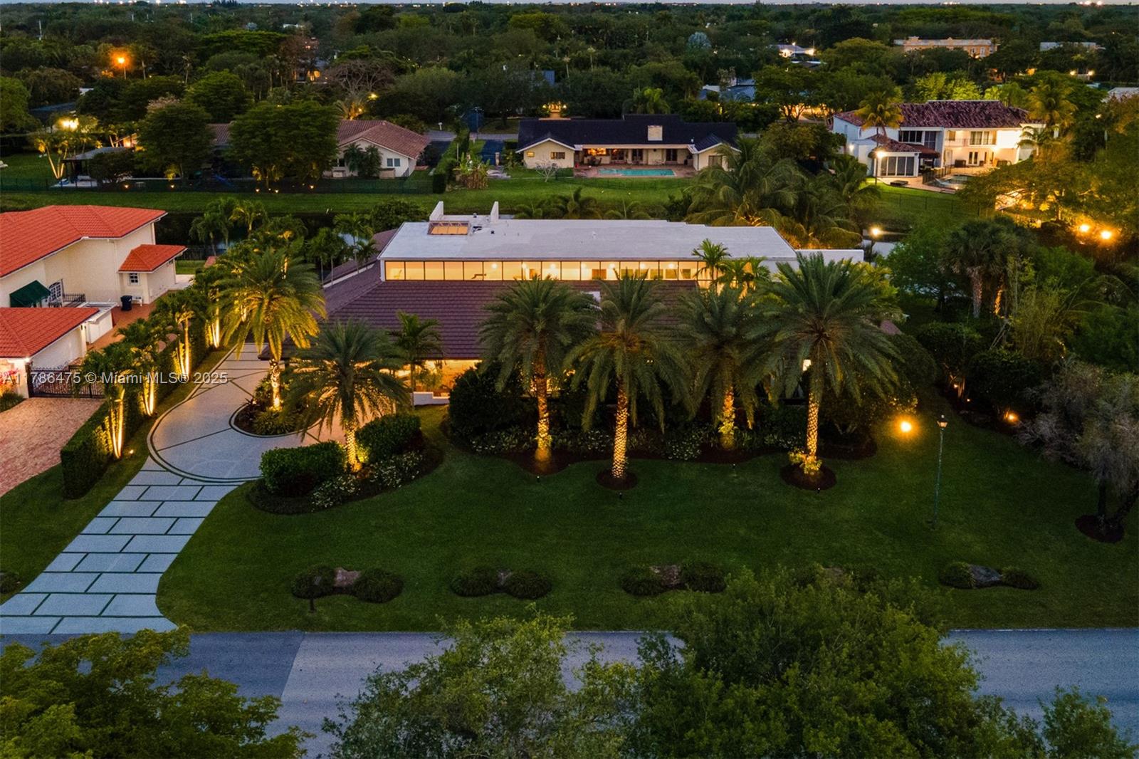 8820 SW 104th St Miami, FL 33176