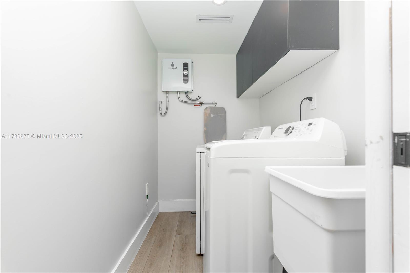 2360 SW 12th St Miami, FL 33135