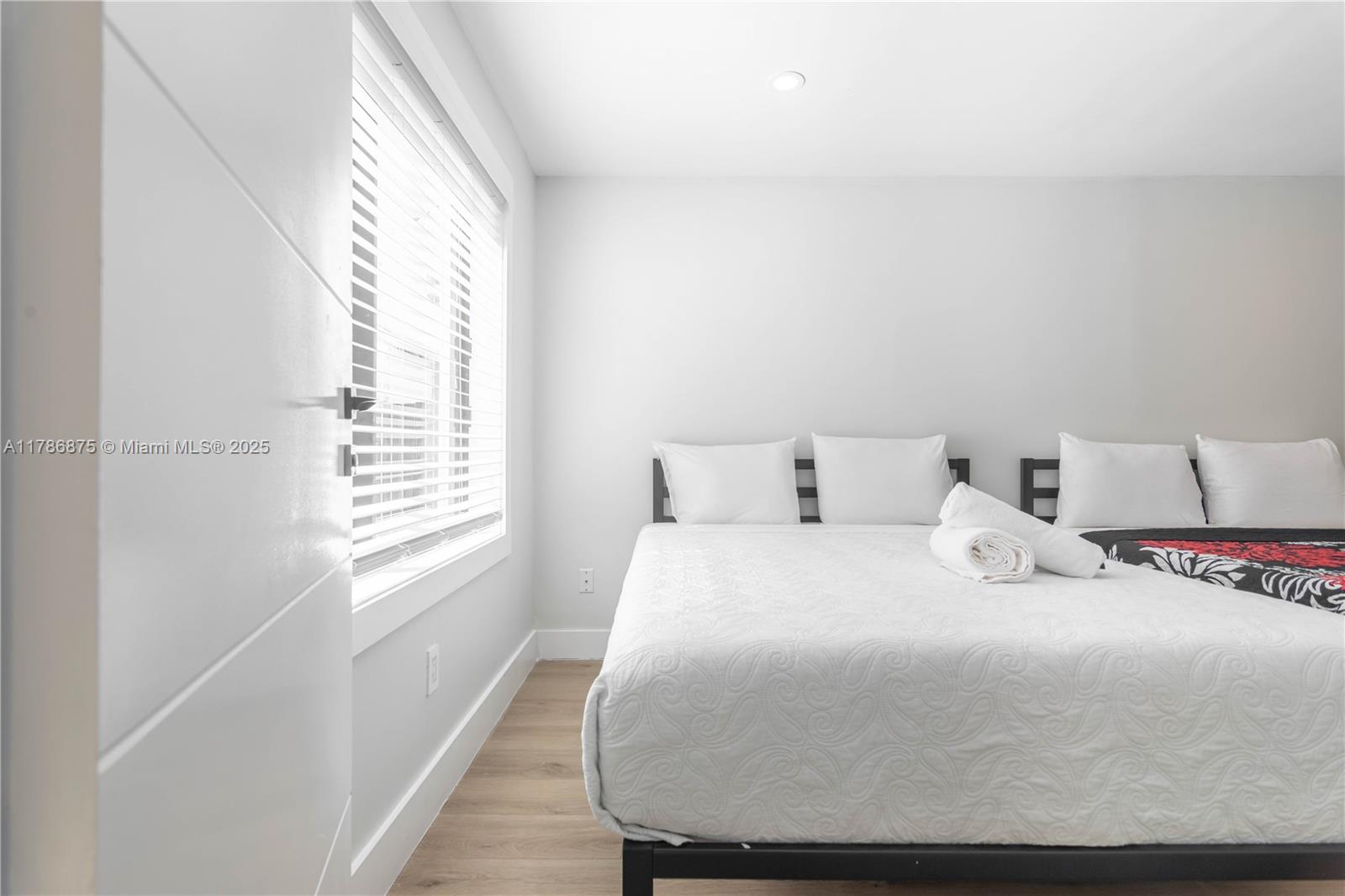 2360 SW 12th St Miami, FL 33135