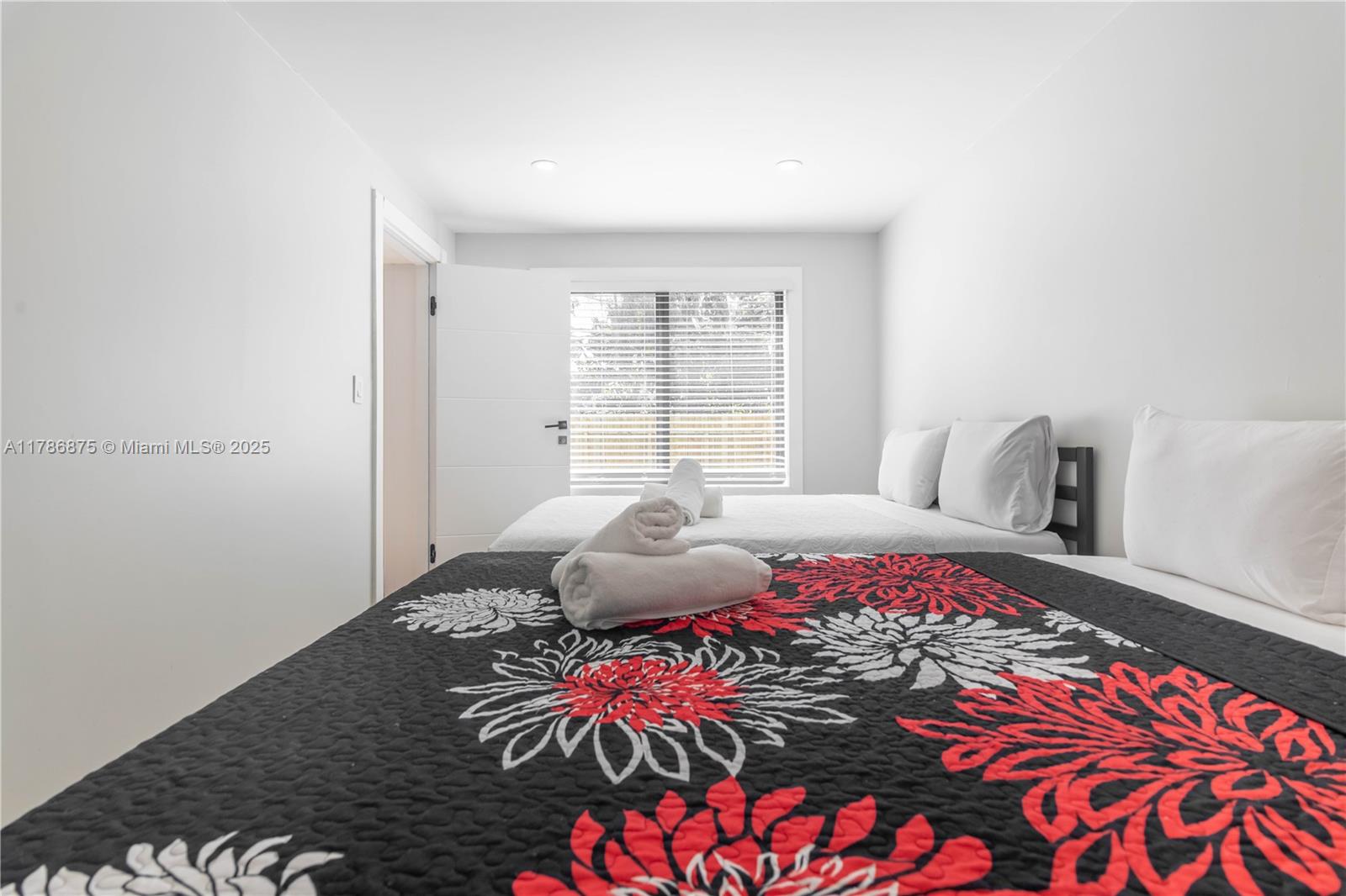 2360 SW 12th St Miami, FL 33135