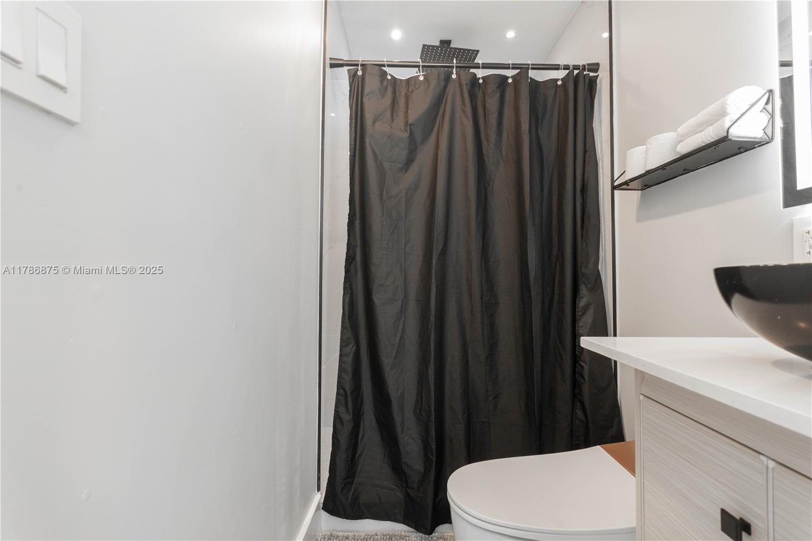 2360 SW 12th St Miami, FL 33135