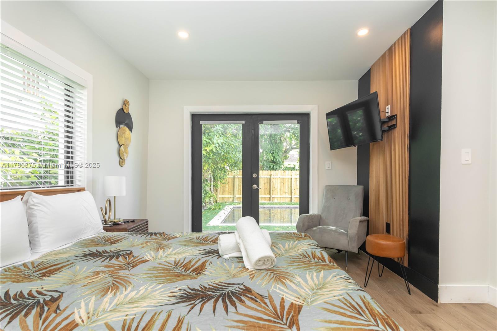 2360 SW 12th St Miami, FL 33135