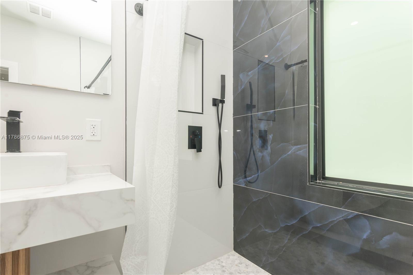 2360 SW 12th St Miami, FL 33135