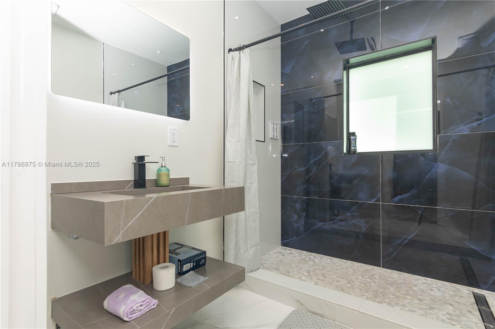 2360 SW 12th St Miami, FL 33135