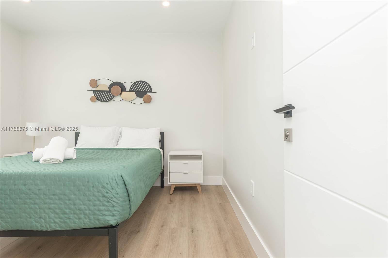 2360 SW 12th St Miami, FL 33135