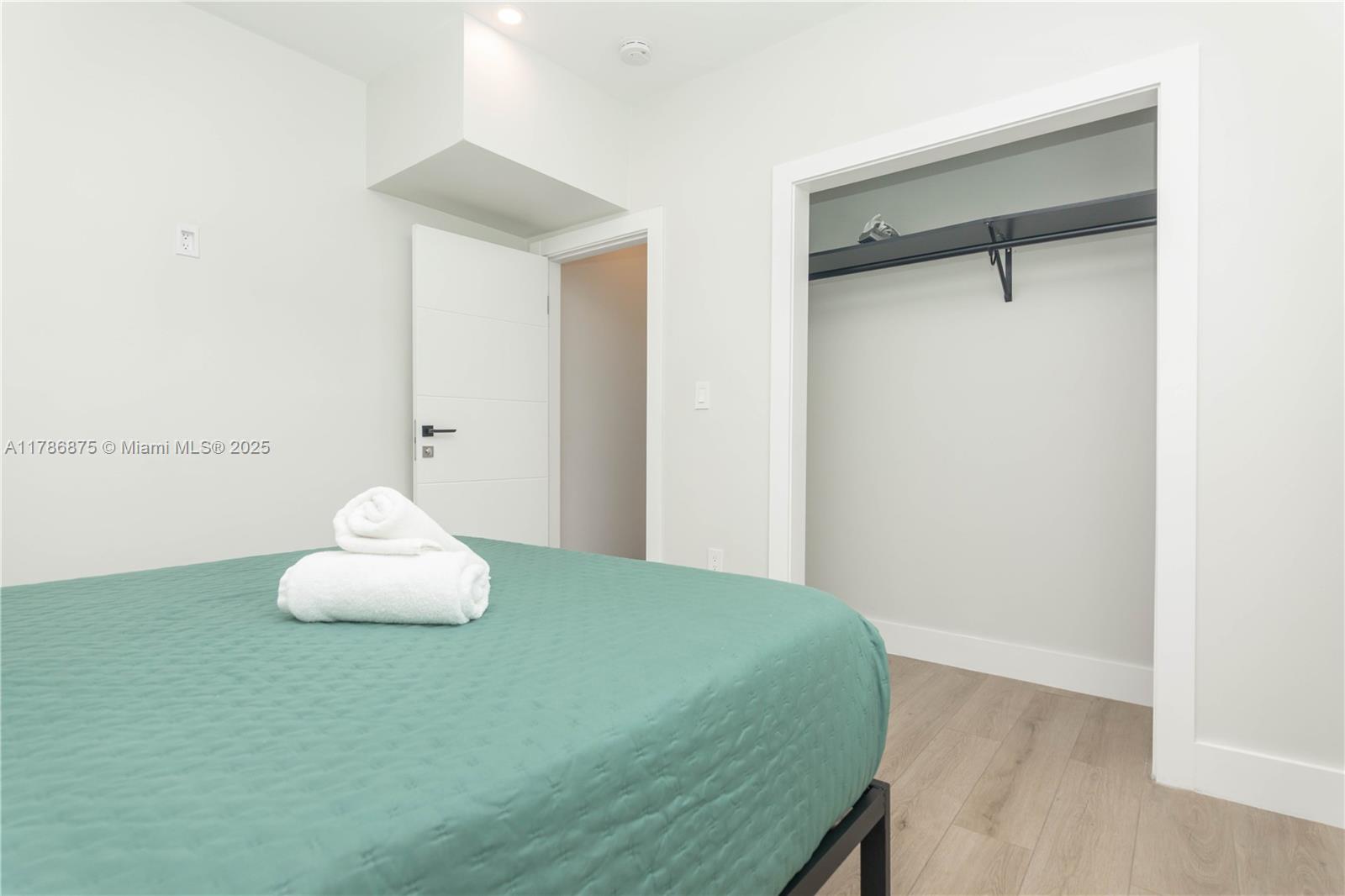 2360 SW 12th St Miami, FL 33135