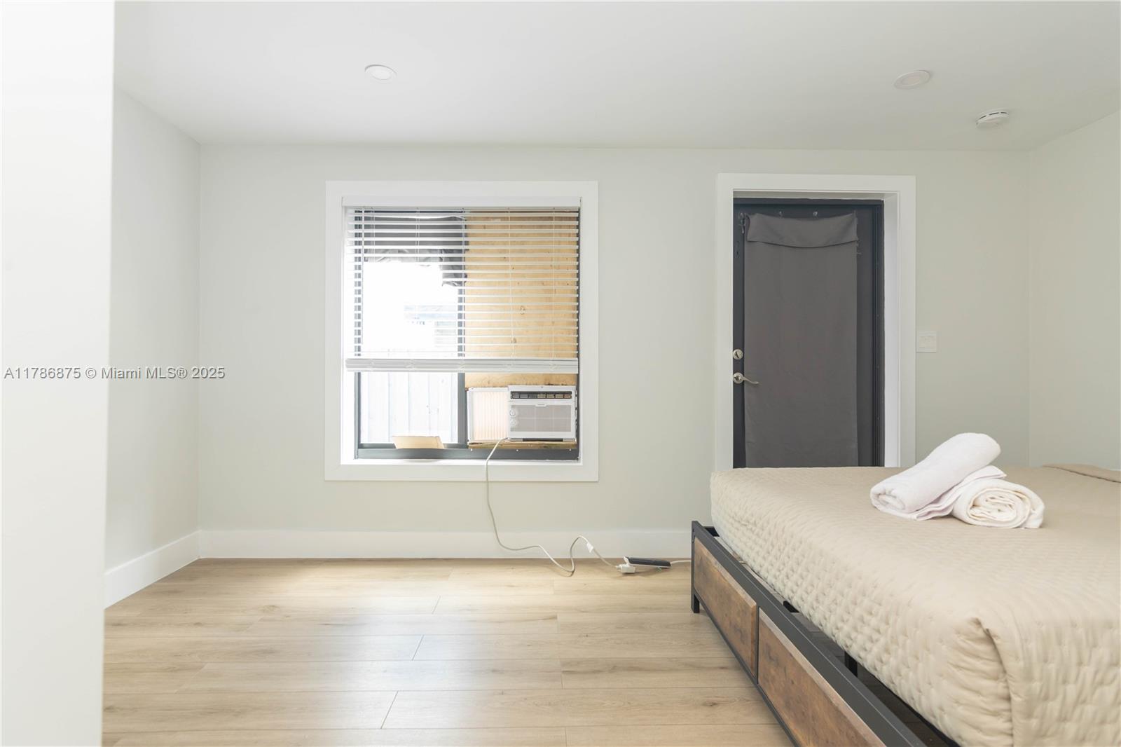 2360 SW 12th St Miami, FL 33135