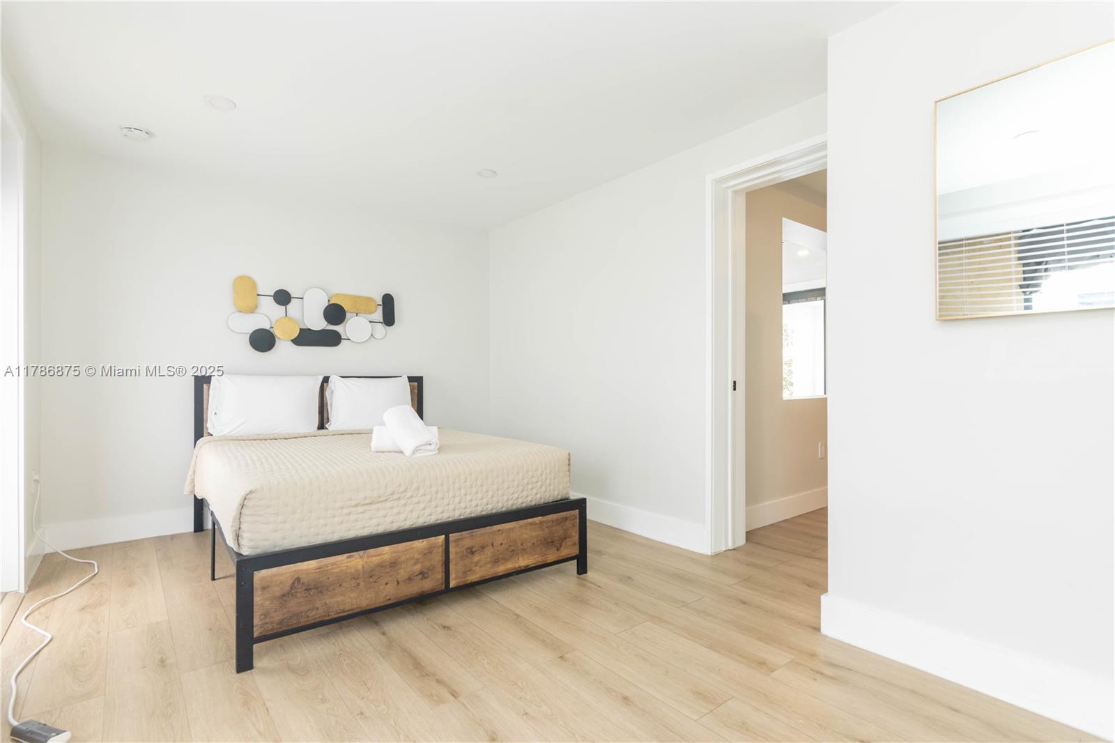 2360 SW 12th St Miami, FL 33135