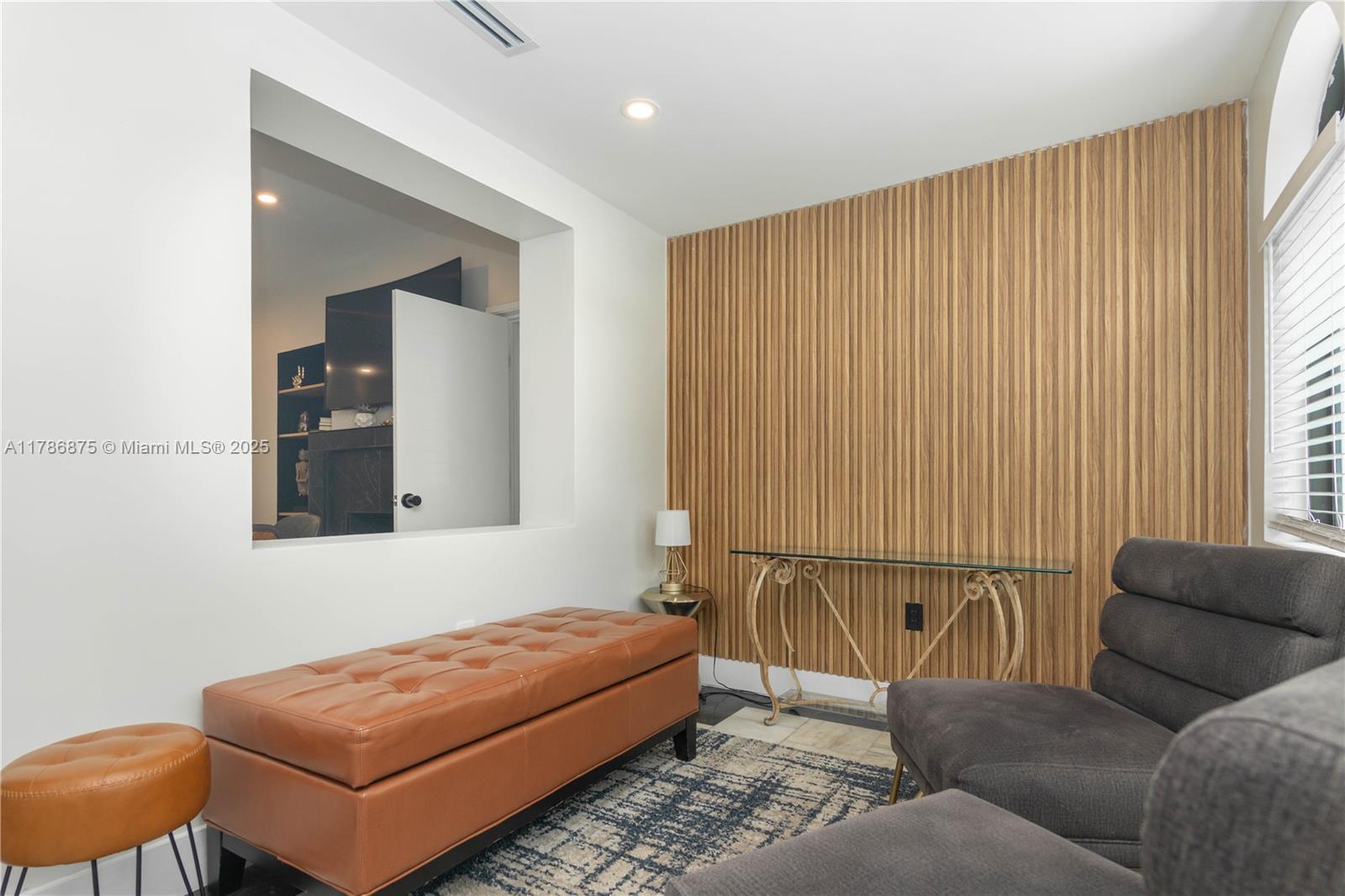 2360 SW 12th St Miami, FL 33135