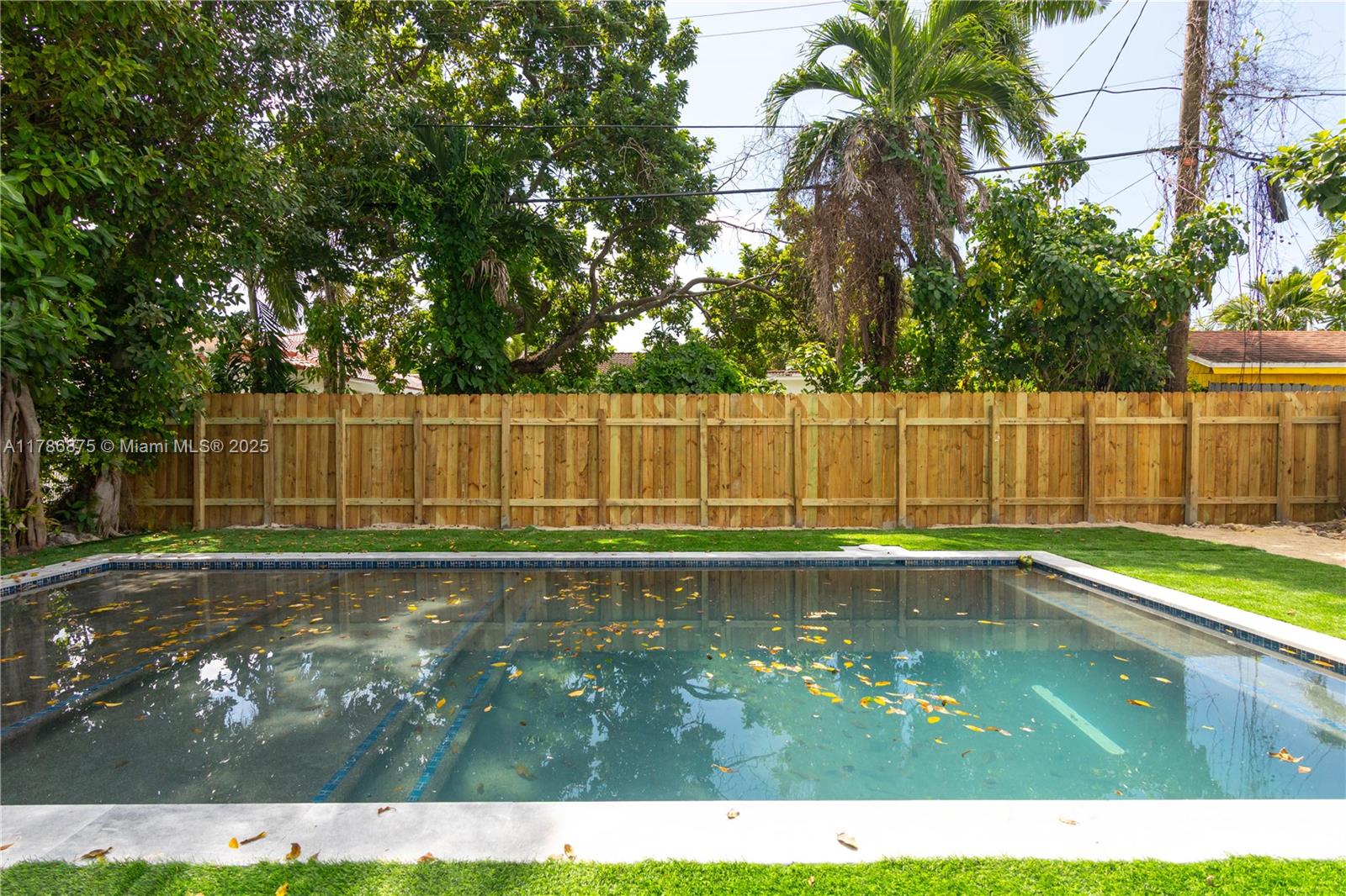 2360 SW 12th St Miami, FL 33135