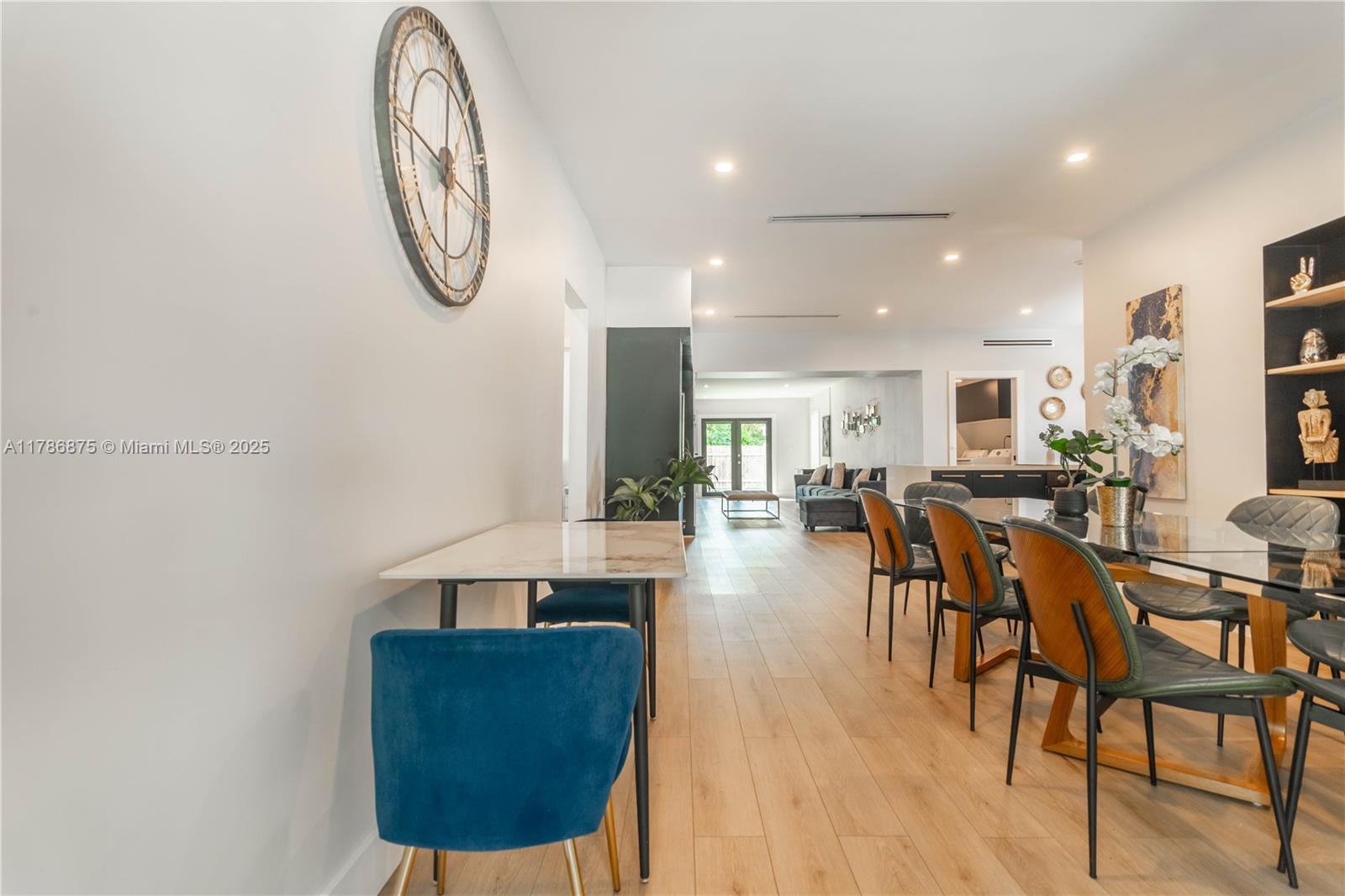 2360 SW 12th St Miami, FL 33135