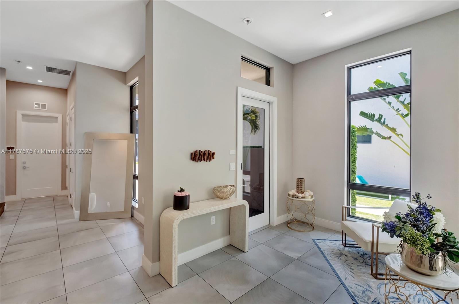 8169 NW 48th Ter,Doral, FL 33166