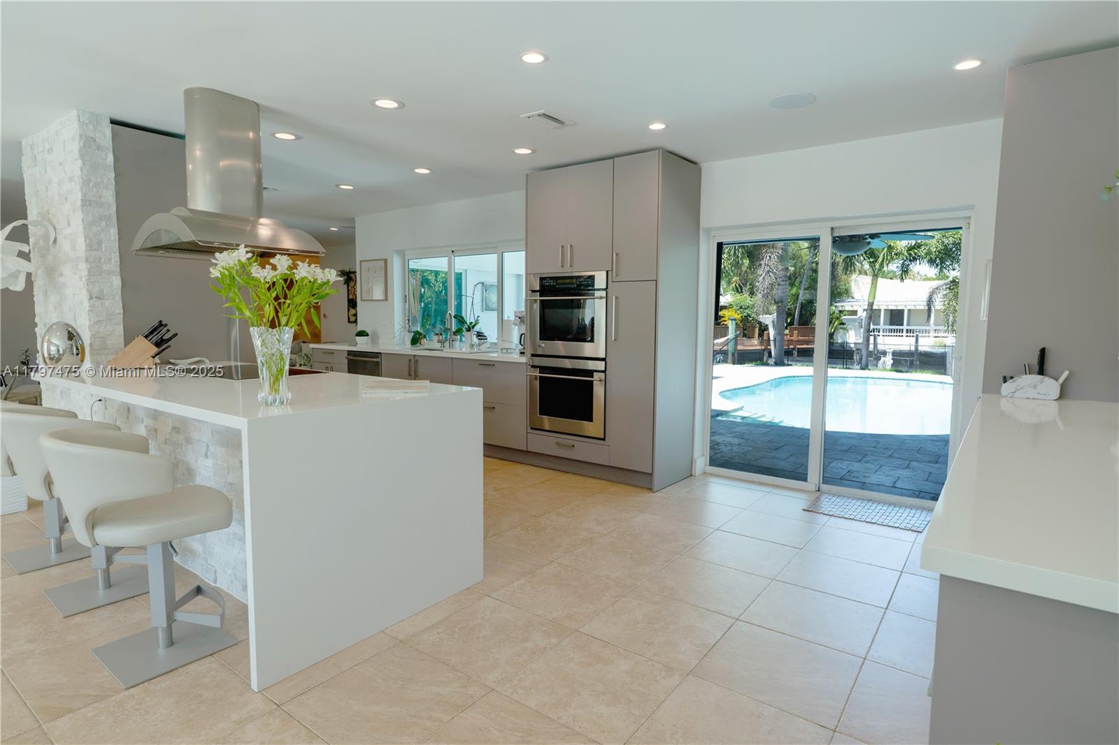 2711 NE 57th Ct Fort Lauderdale, FL 33308