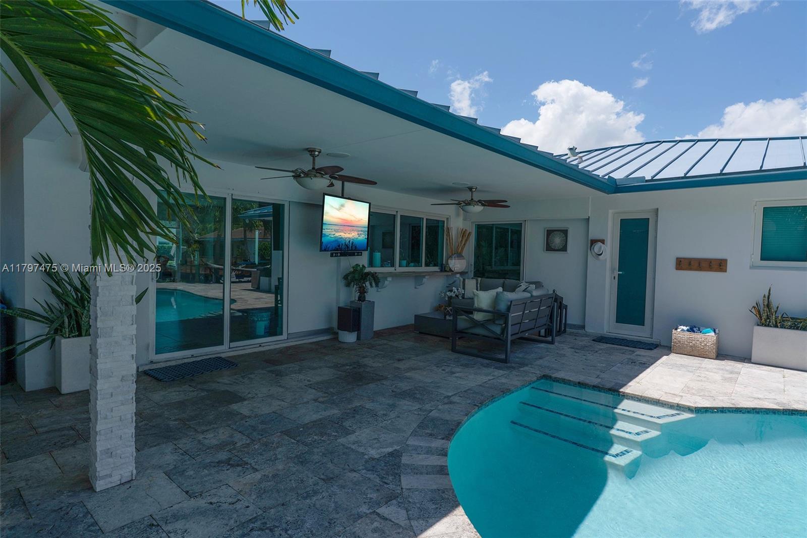 2711 NE 57th Ct Fort Lauderdale, FL 33308