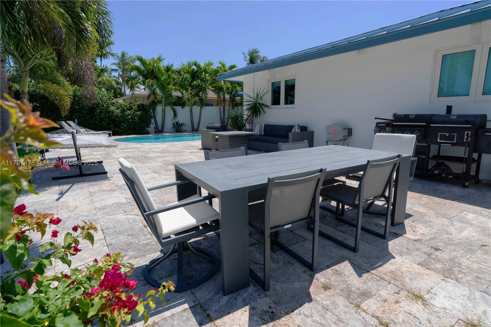 2711 NE 57th Ct Fort Lauderdale, FL 33308