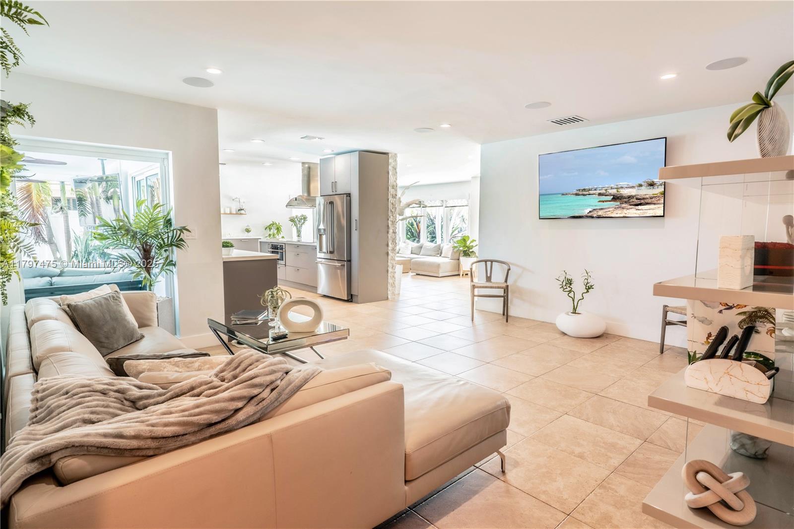 2711 NE 57th Ct Fort Lauderdale, FL 33308