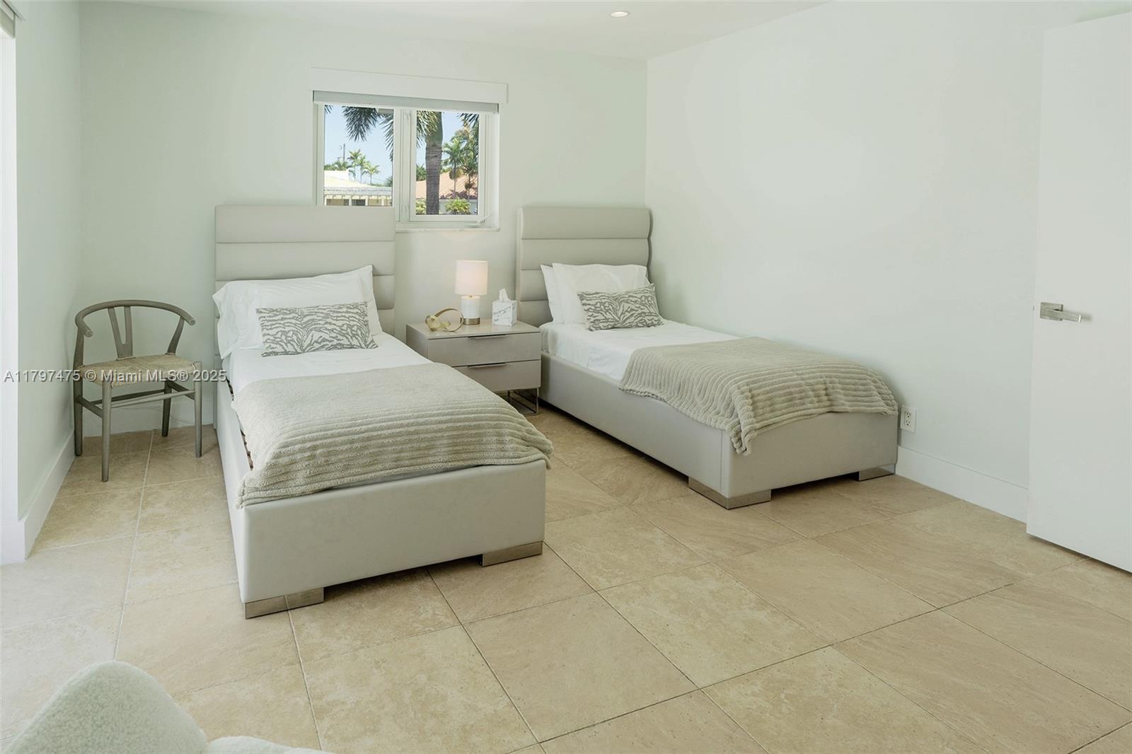 2711 NE 57th Ct Fort Lauderdale, FL 33308