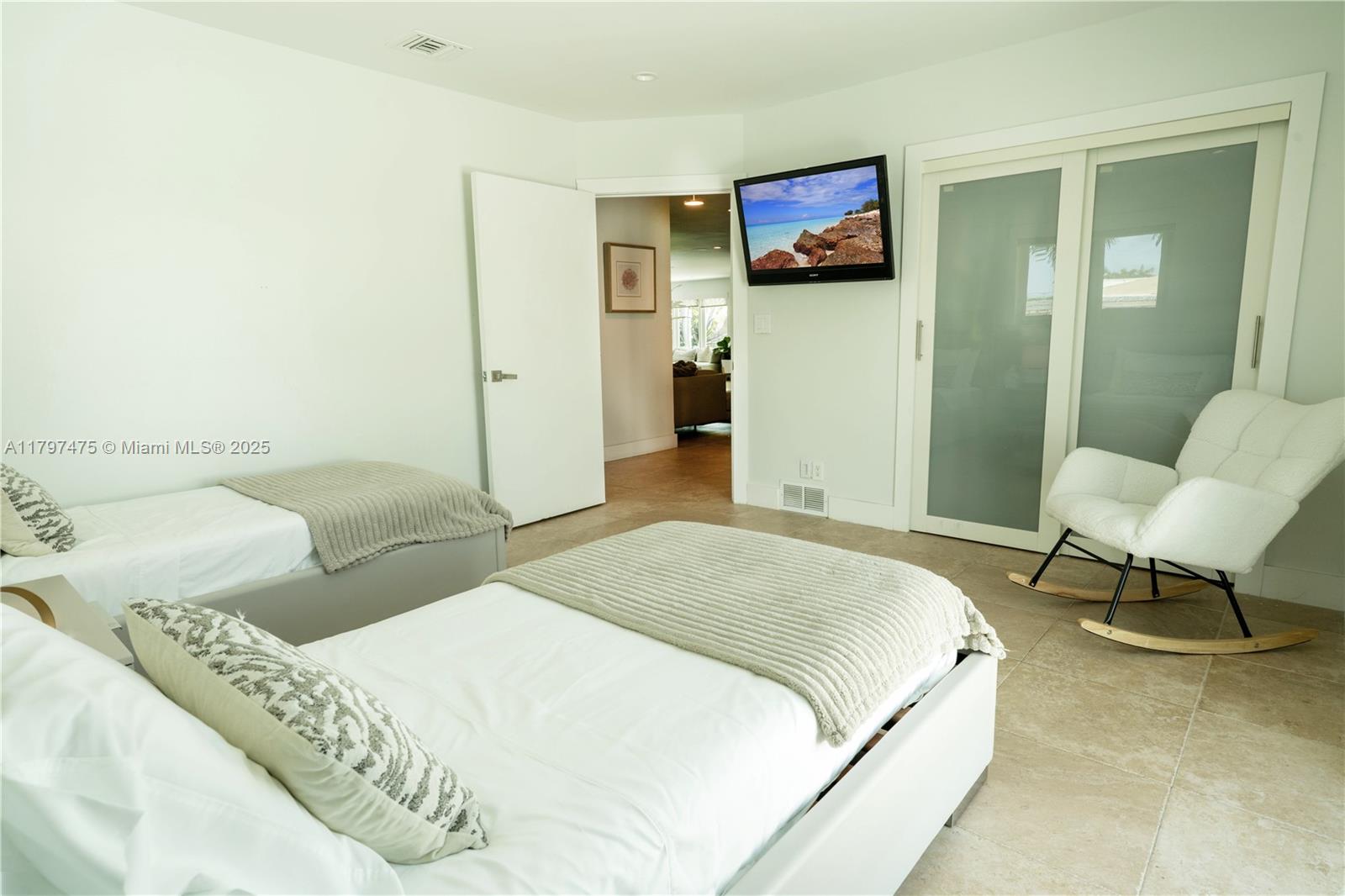 2711 NE 57th Ct Fort Lauderdale, FL 33308