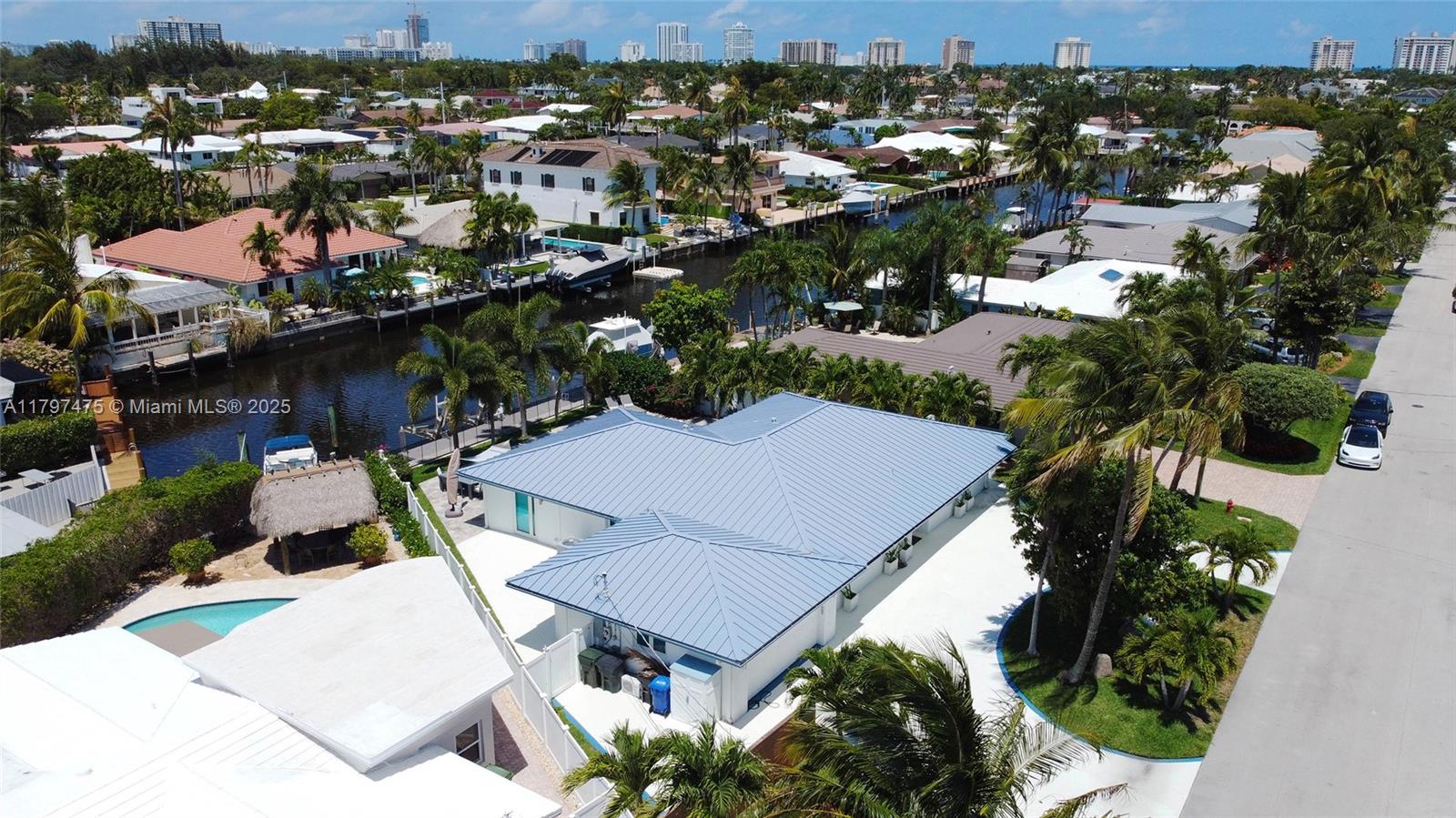 2711 NE 57th Ct Fort Lauderdale, FL 33308