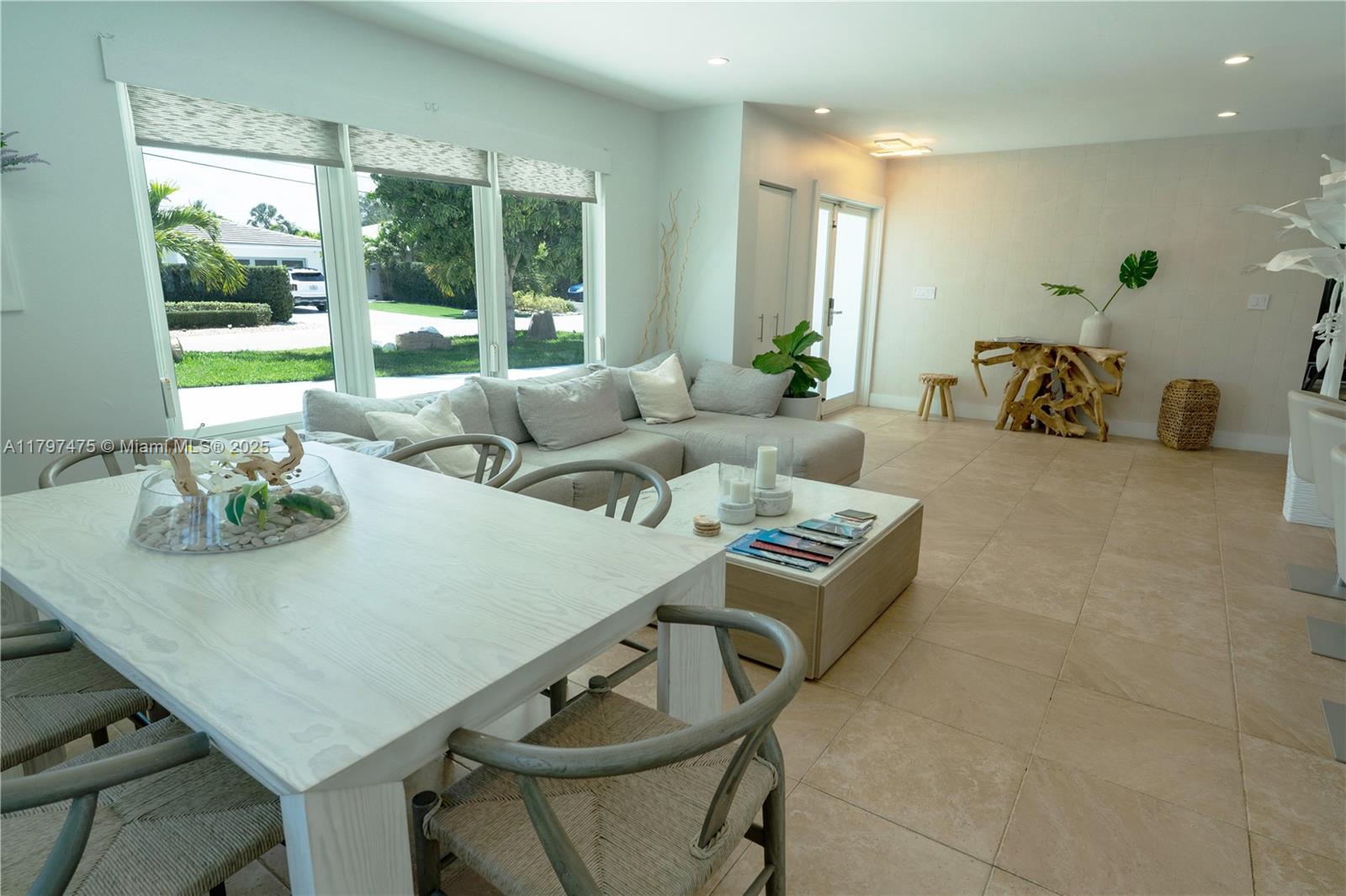 2711 NE 57th Ct Fort Lauderdale, FL 33308