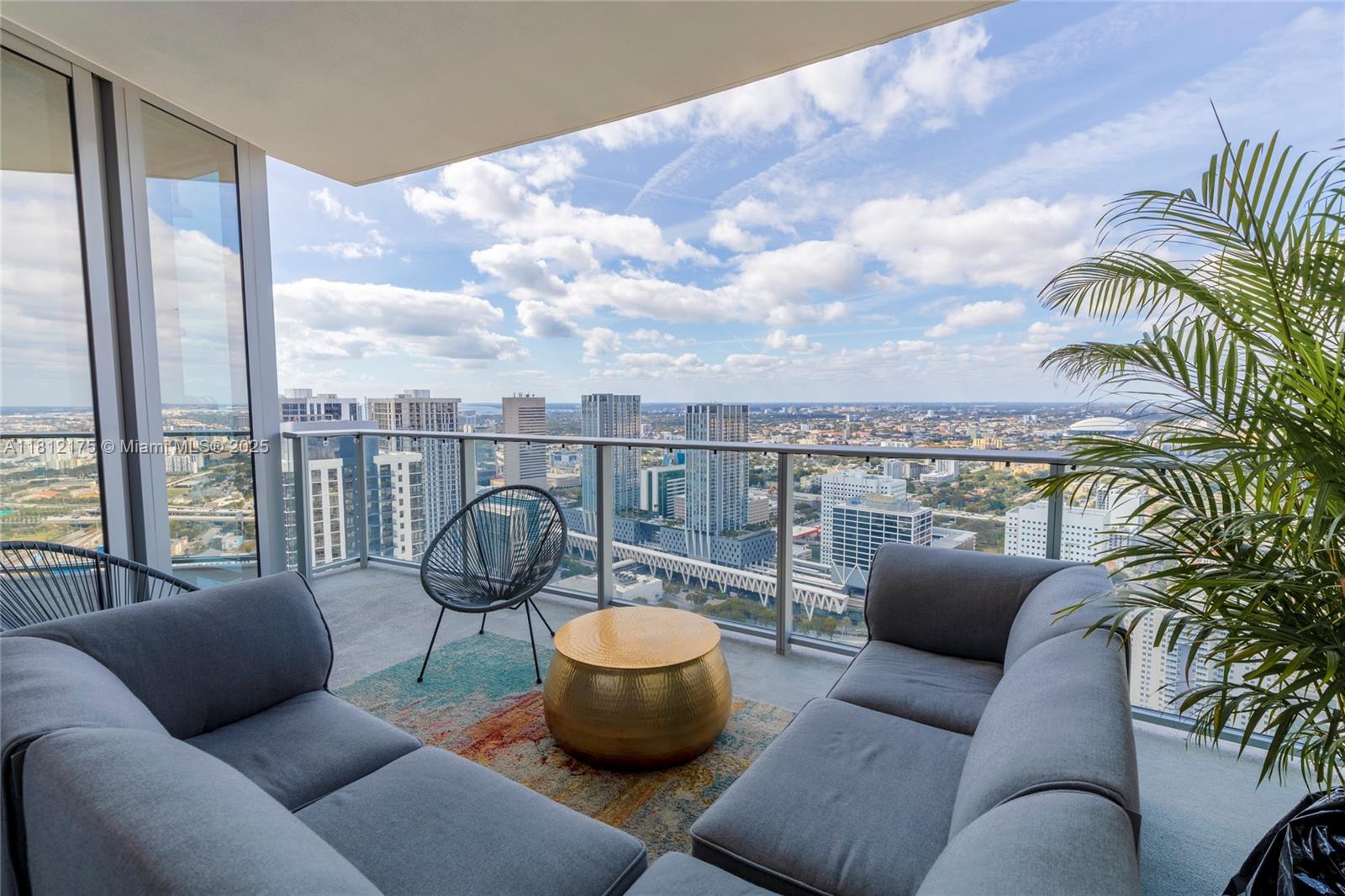 image Paramount Miamiworldcnter7