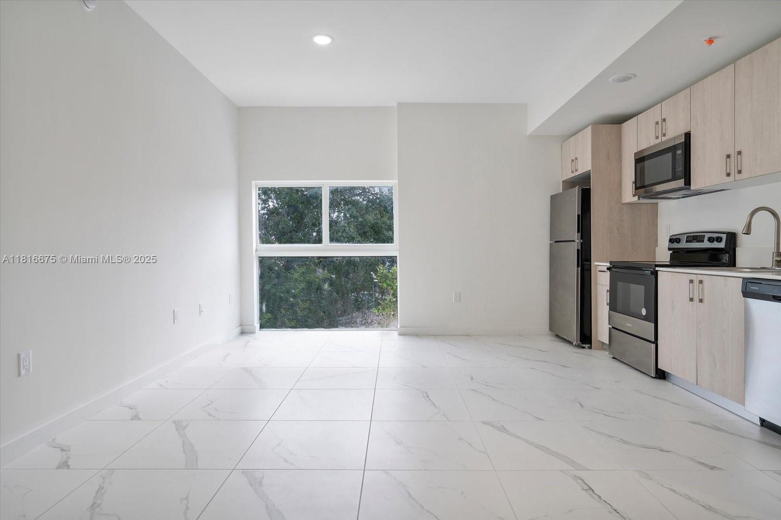 420 SW 7th Ave #301,Miami, FL 33130