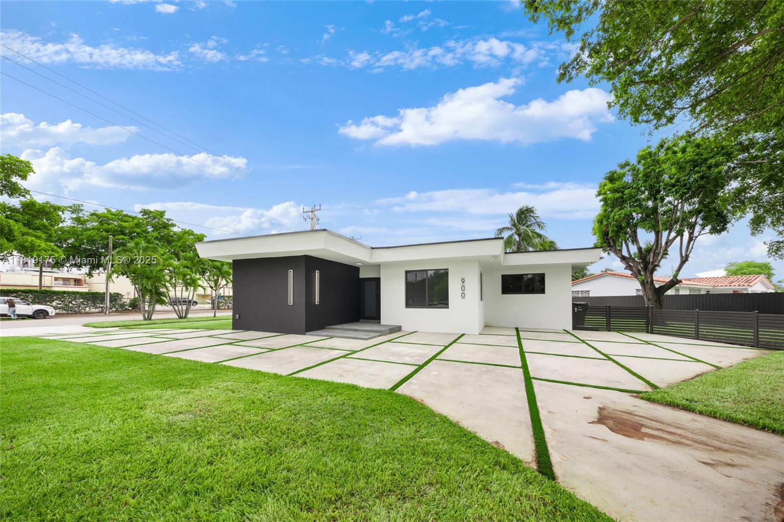 900 N Royal Poinciana Blvd,Miami Springs, FL 33166