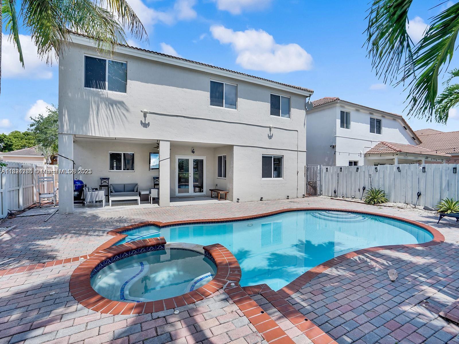 5343 NW 111th Ct,Doral, FL 33178