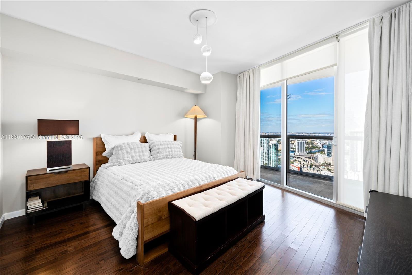 image Iconbrickell Condo No 19