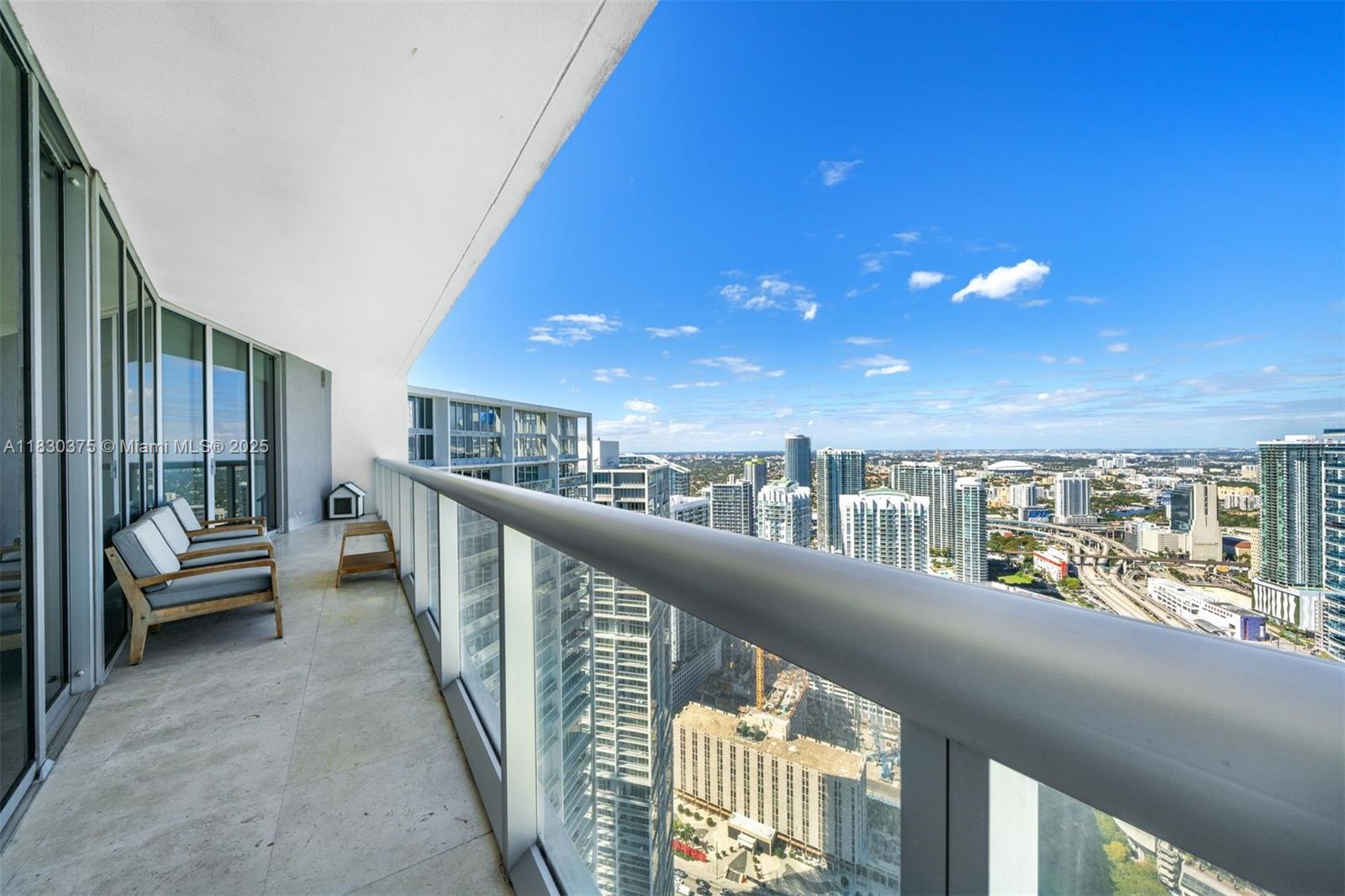 image Iconbrickell Condo No 114