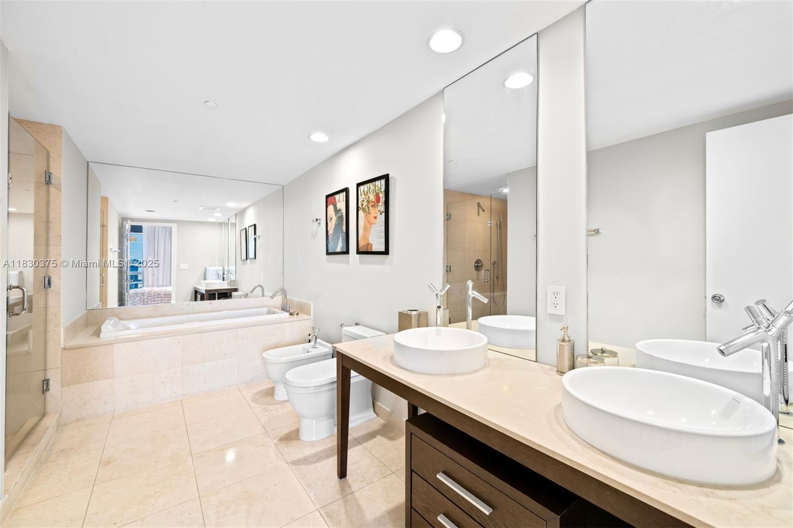 image Iconbrickell Condo No 13