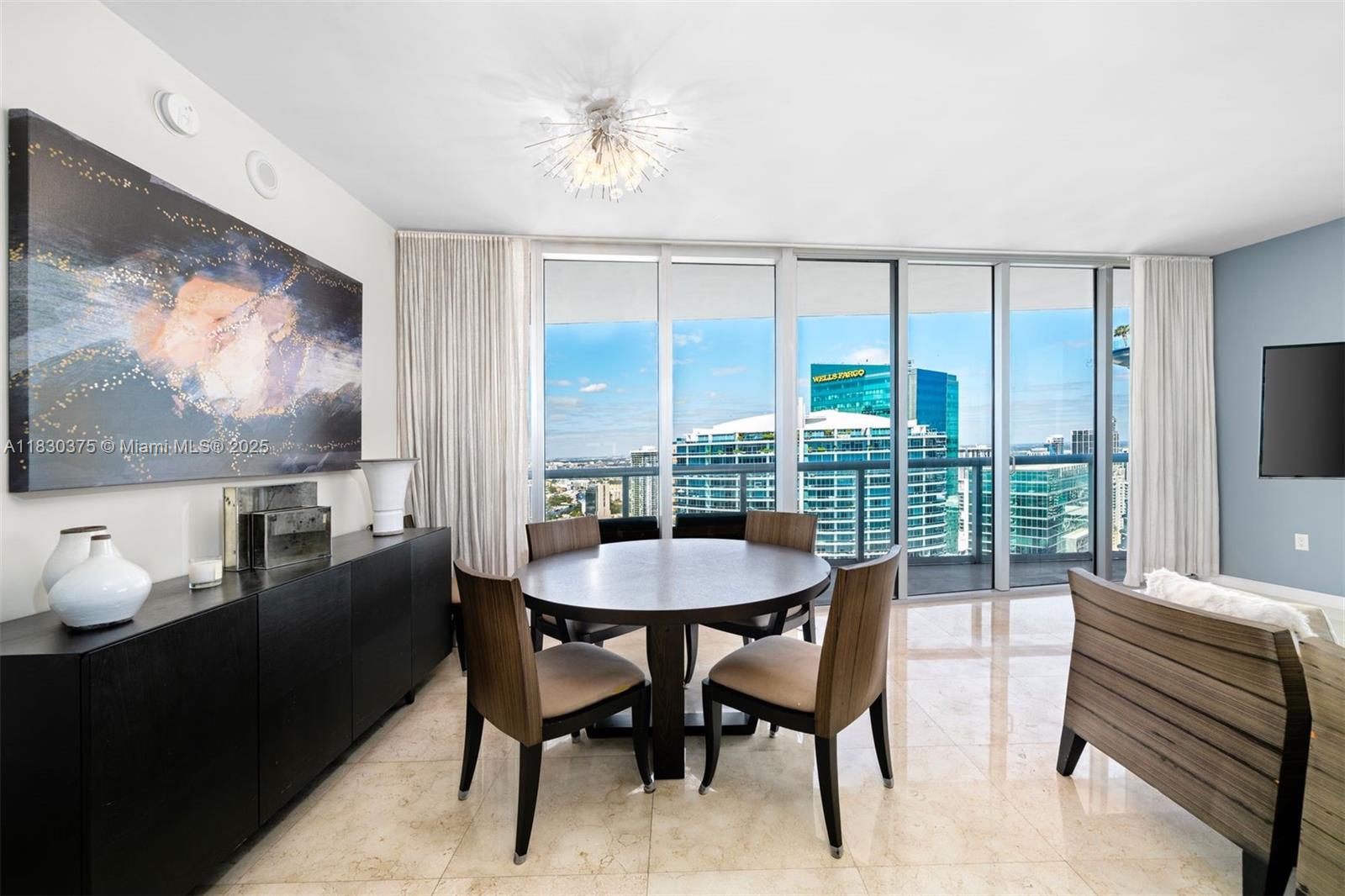 image Iconbrickell Condo No 14