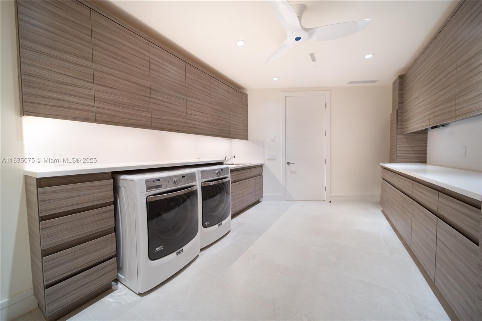 1110 Seminole Dr #502 Fort Lauderdale, FL 33304