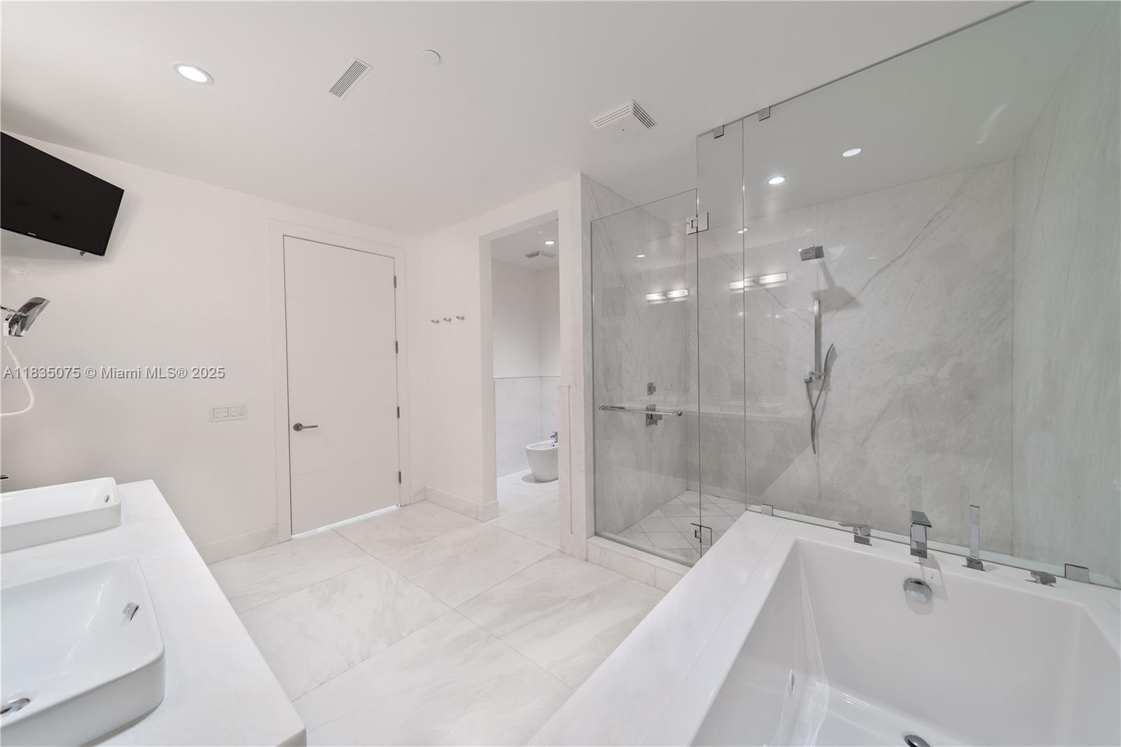 1110 Seminole Dr #502 Fort Lauderdale, FL 33304