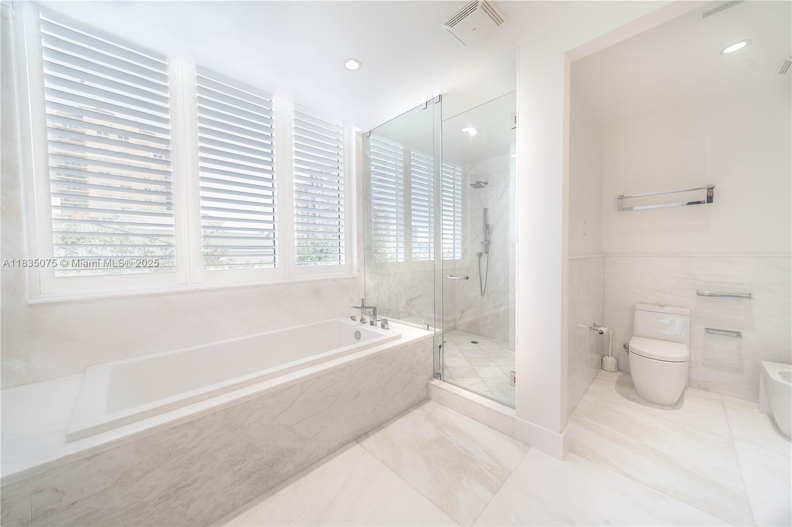 1110 Seminole Dr #502 Fort Lauderdale, FL 33304