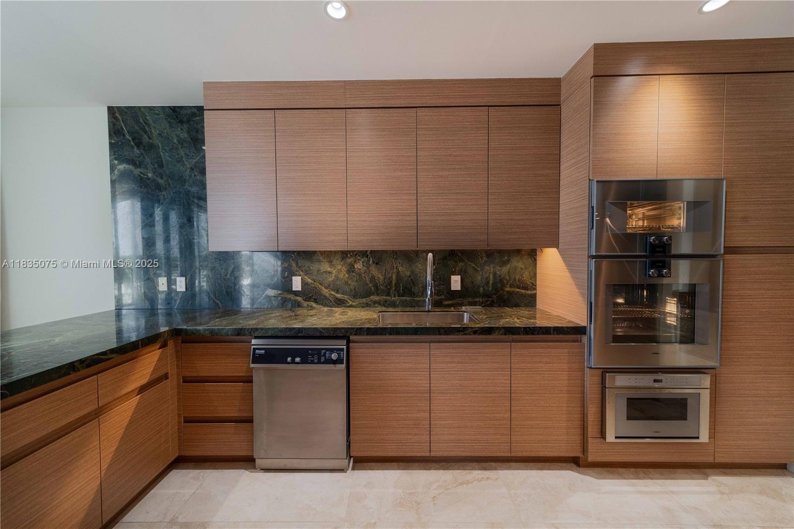 1110 Seminole Dr #502 Fort Lauderdale, FL 33304