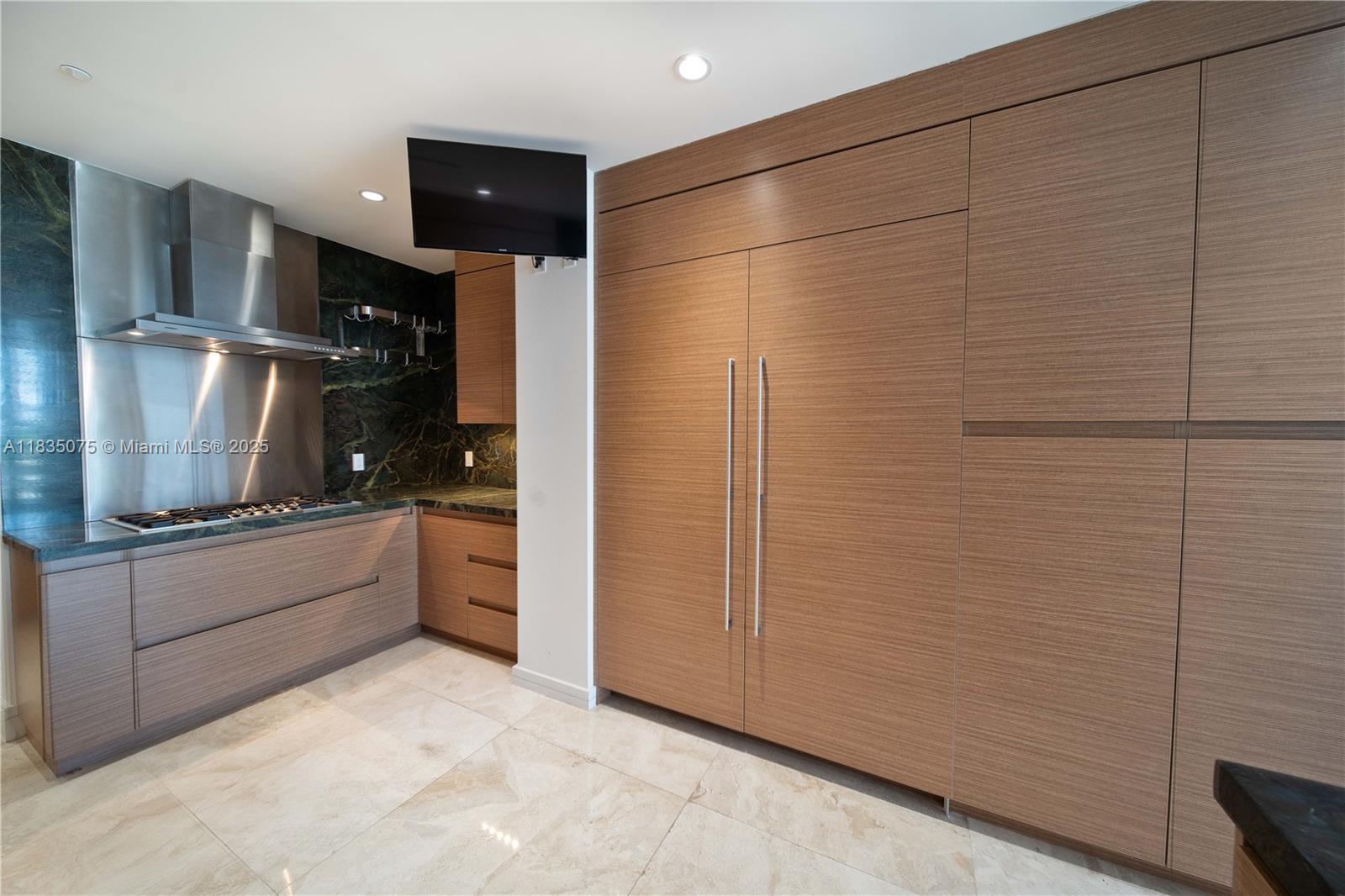 1110 Seminole Dr #502 Fort Lauderdale, FL 33304